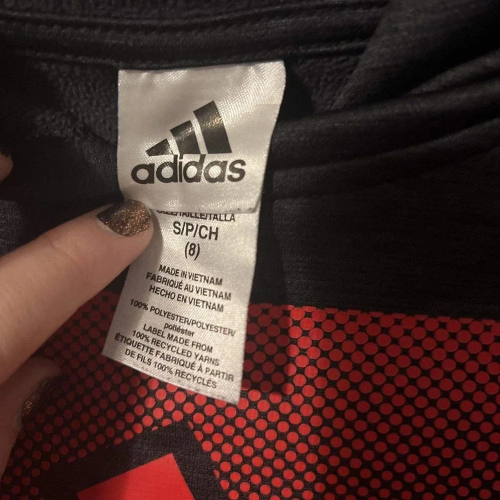 Adidas Boys Small 8 Hoodie Charcoal Grey Red Gradient Logo‎ 3 Stripe Pullover - Picture 3 of 6
